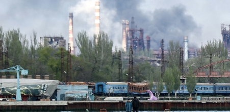 Russia attacks Mariupol steel