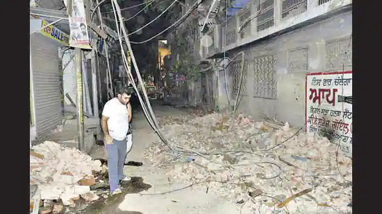 ludhiana building collapses news