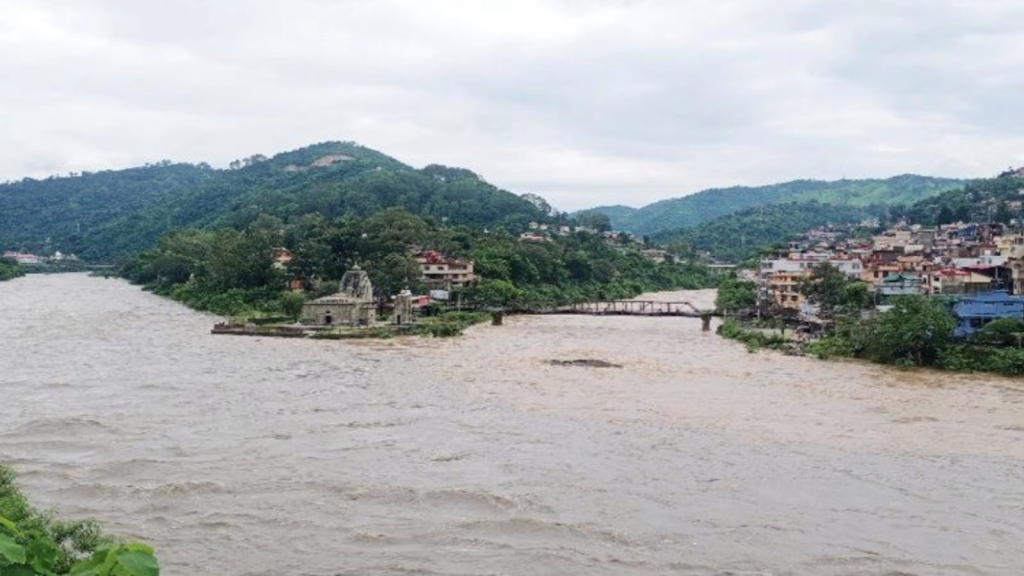 flood gates of Himachal