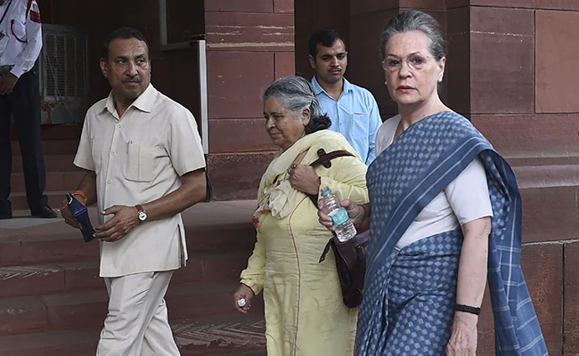 Sonia gandhi meets Murmu 