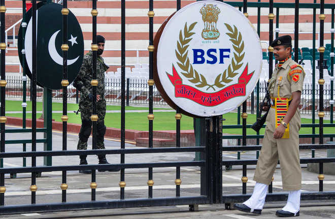 BSF return two Pakistan citizens