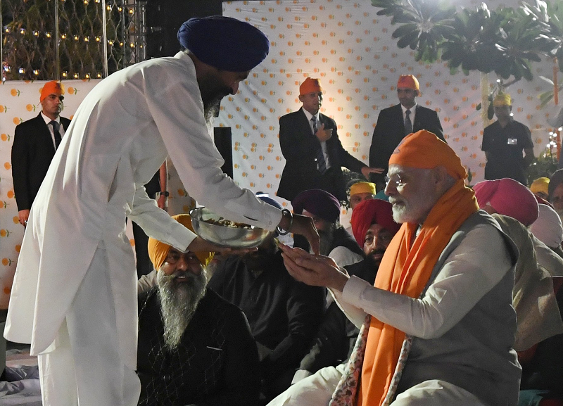 PM Modi congratulated Baba