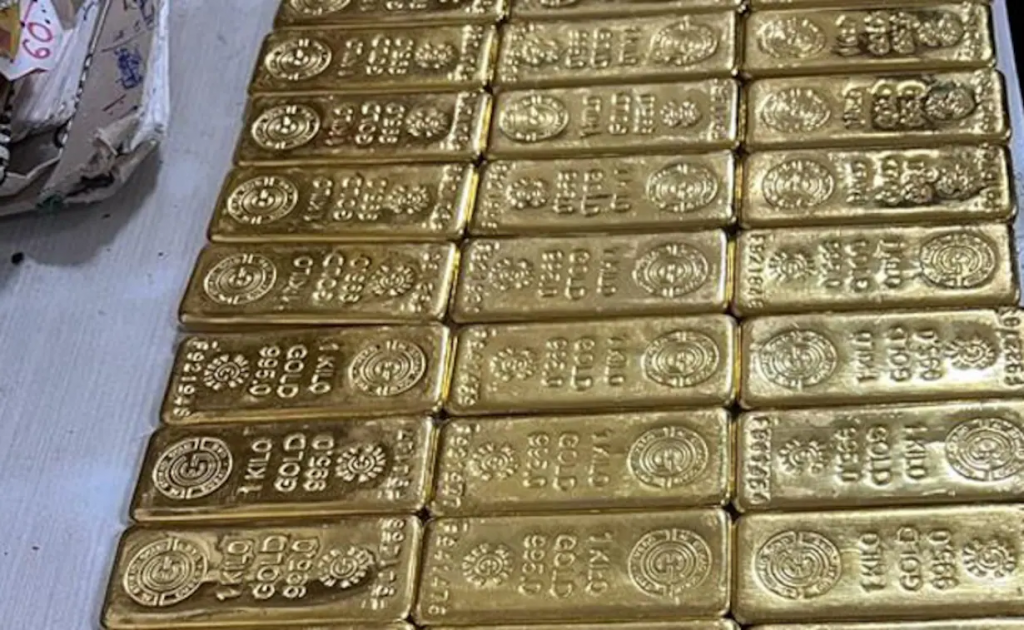 mumbai airport gold seized