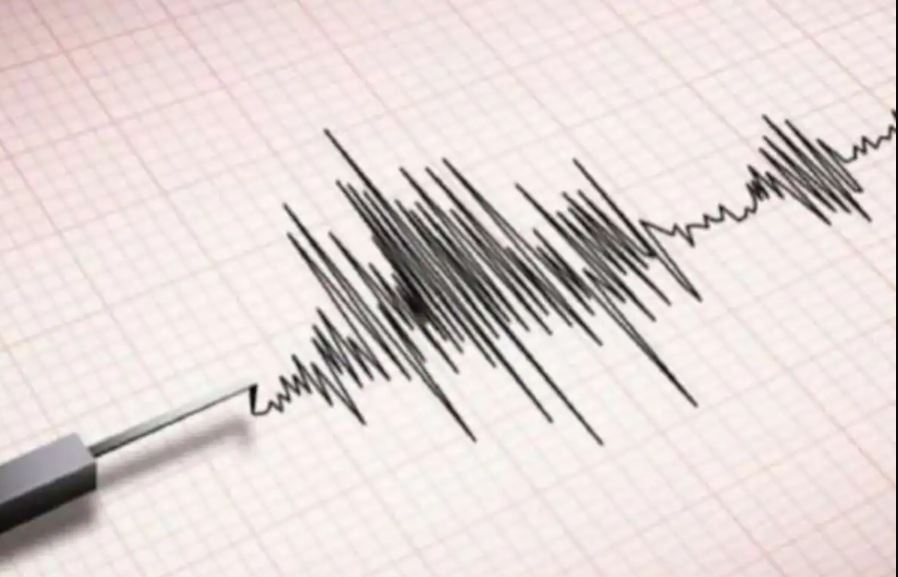 Earthquake of magnitude 3.8 hits