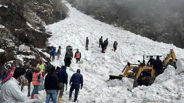 6 tourist died in Sikkim 