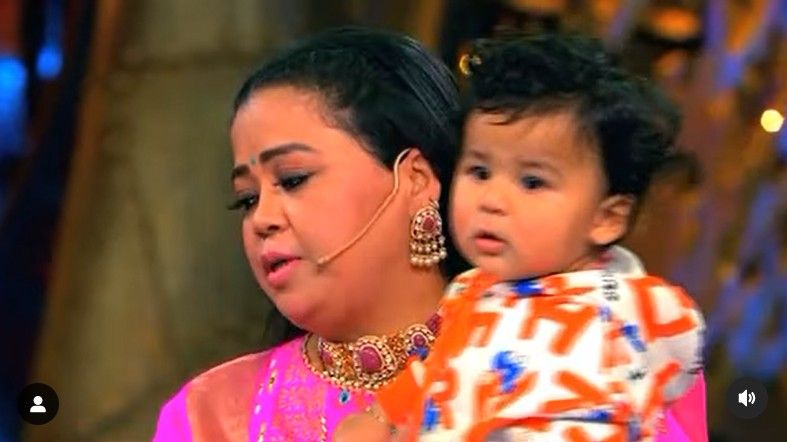 Urfi Gifts For Bharti Son