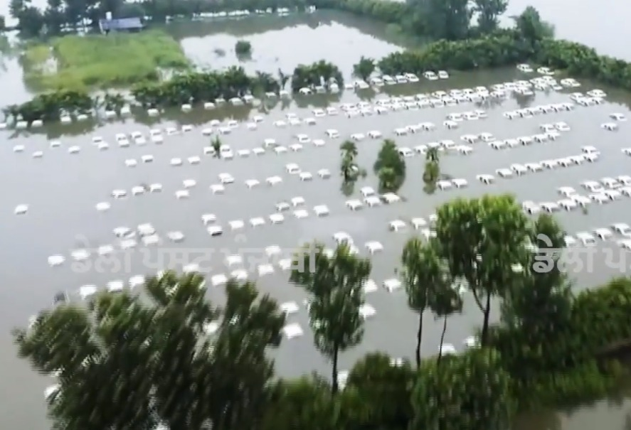 400 vehicles submerged in 