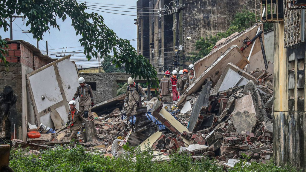 Building in Brazil collapsed 