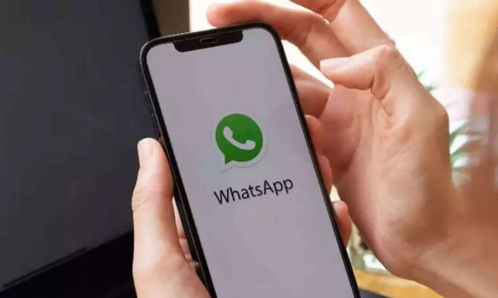 WhatsApp rolling Caption Edit